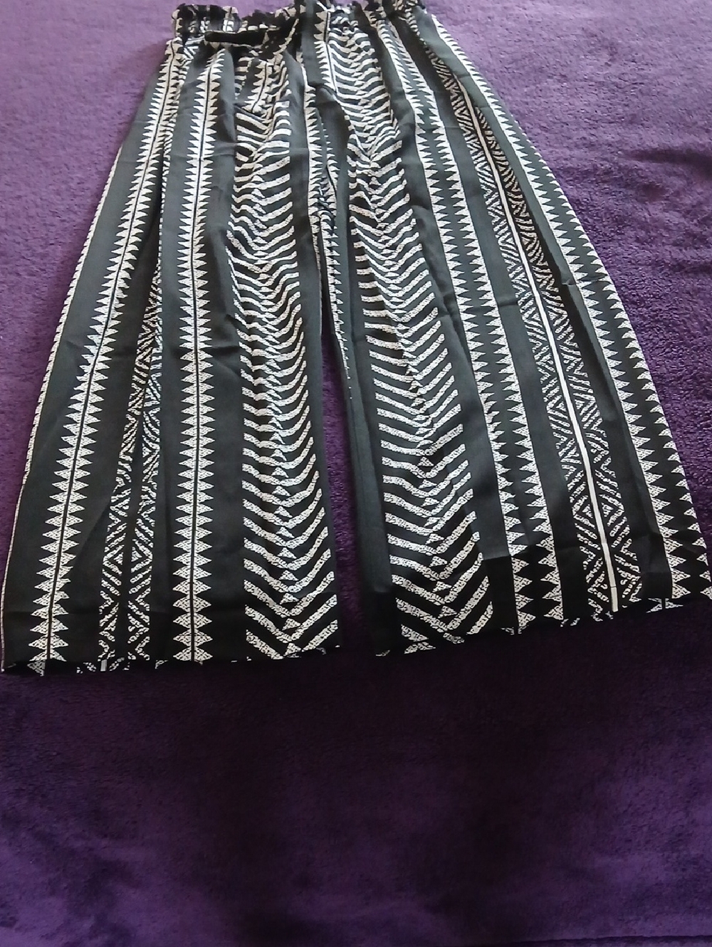 Black & White Patterned Wide-Leg Pants